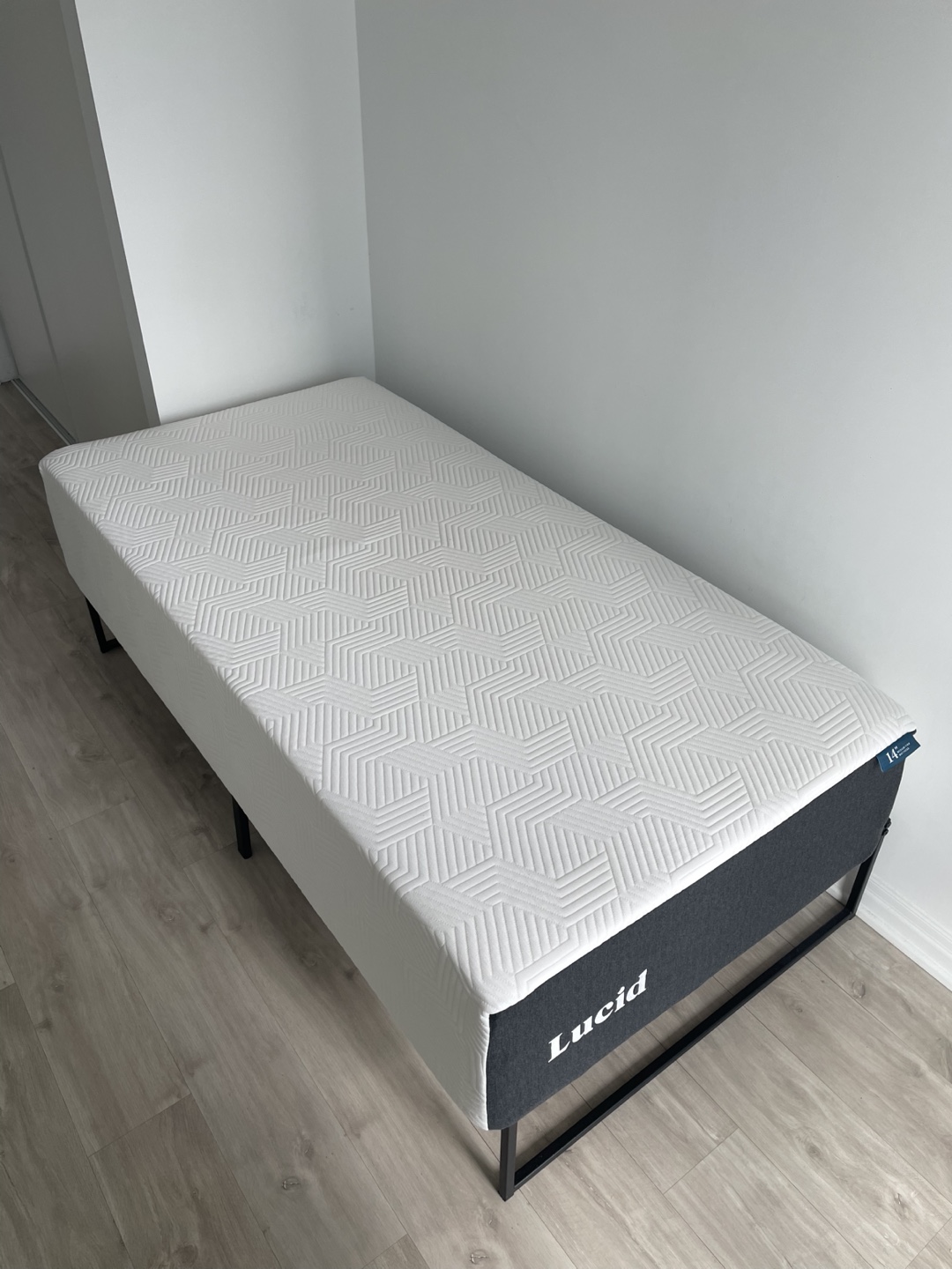 Twin Mattress – LUCID 14" Memory Foam - photo 2