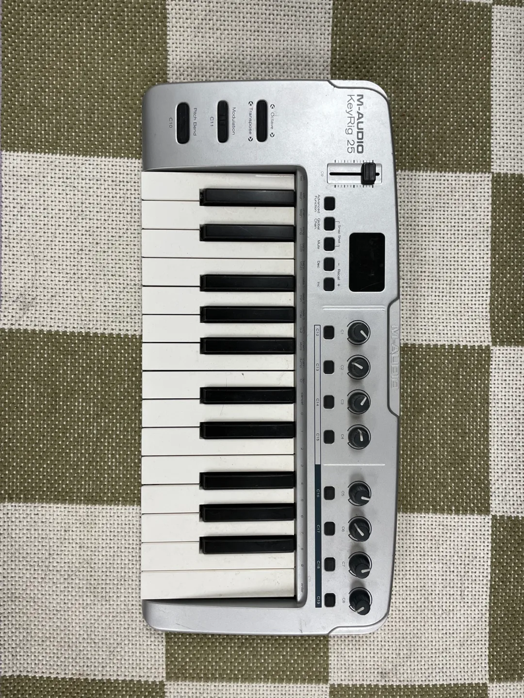 M-Audio KeyRig 25 MIDI Keyboard Controller thumbnail