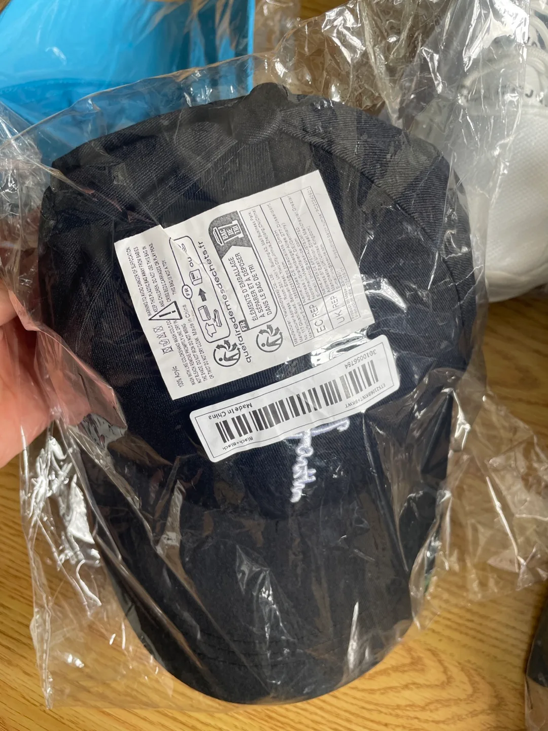 🏒 New Men's Sneakers and Clothing Bundle image indicator(7)