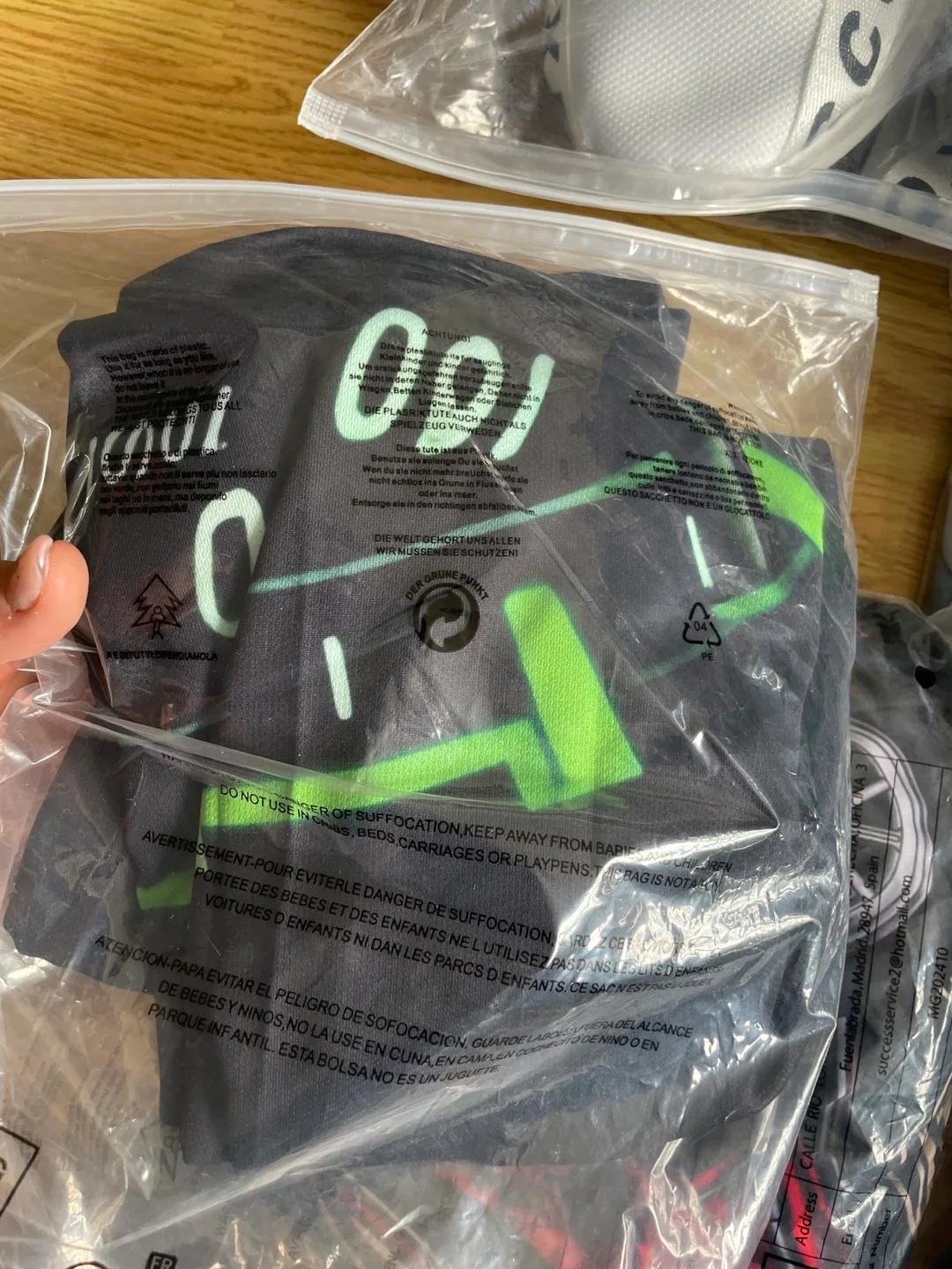 🏒 New Men's Sneakers and Clothing Bundle image indicator(6)