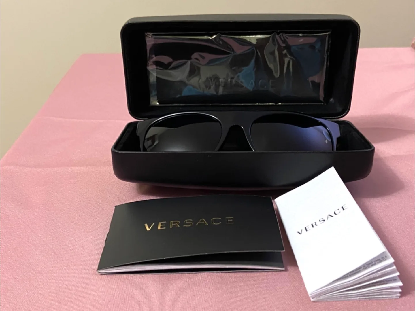 *** New & Authentic *** Versace Sunglasses image indicator(2)