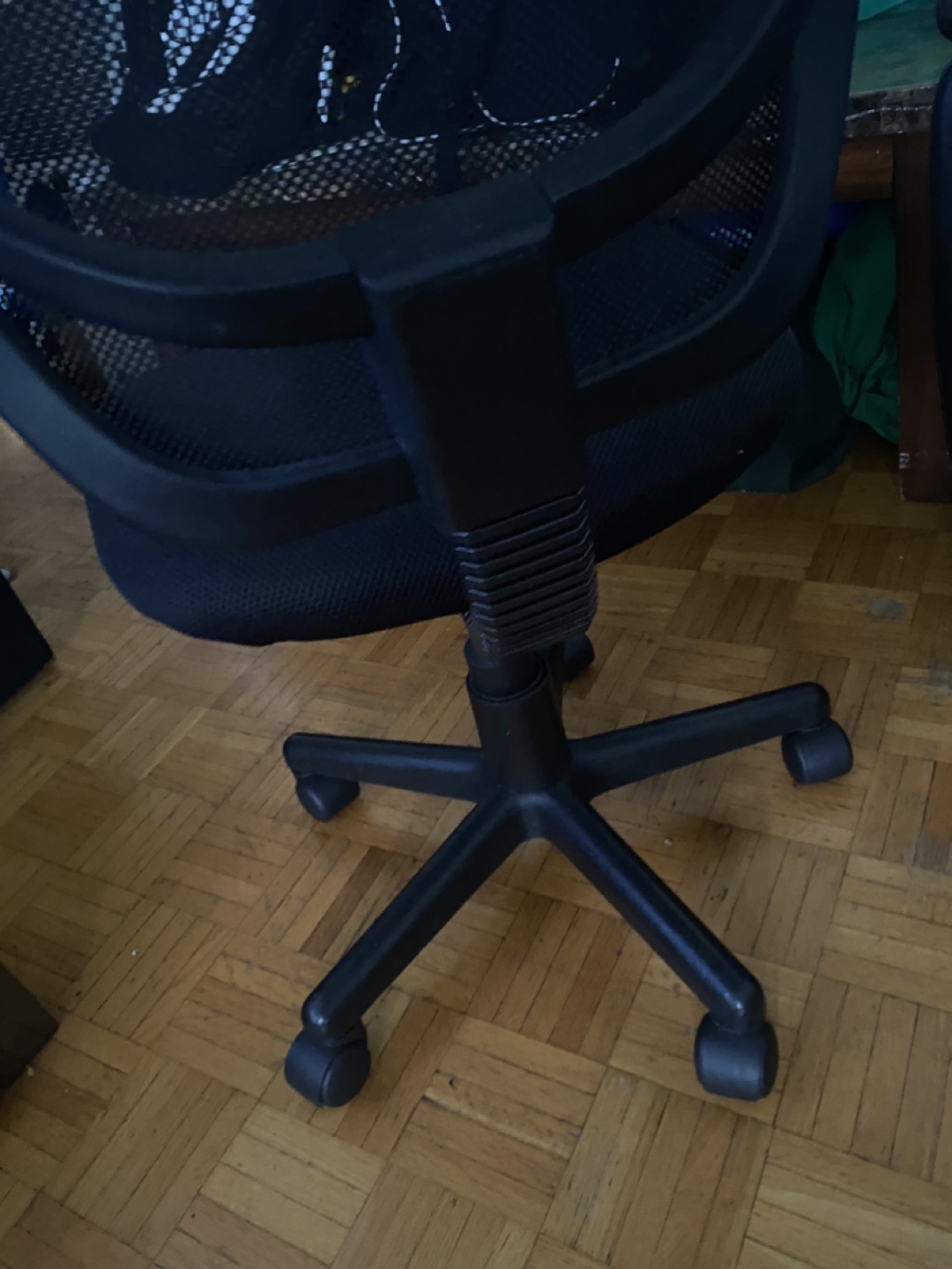 Black Mesh Office Chair - photo 3