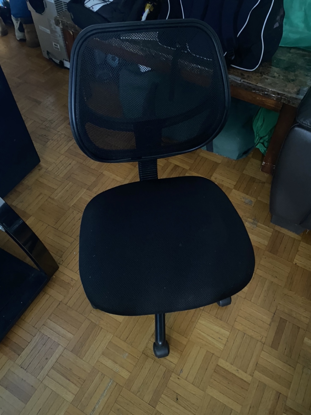 Black Mesh Office Chair - photo 2