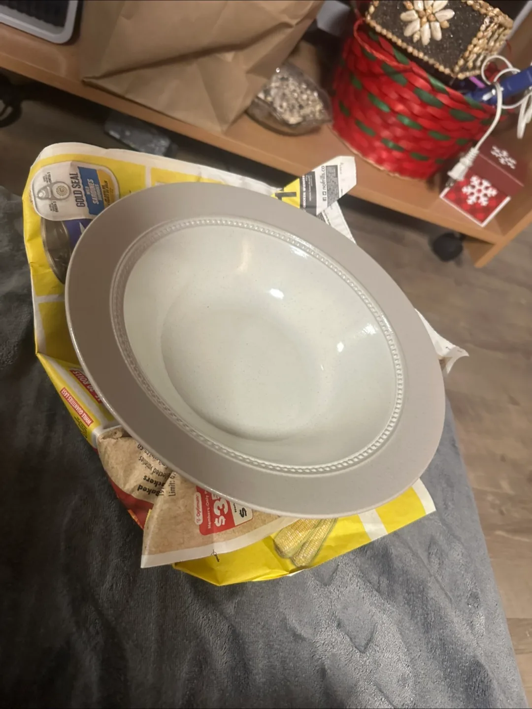 Set of Grey Dinner Plates and Bowls image indicator(6)