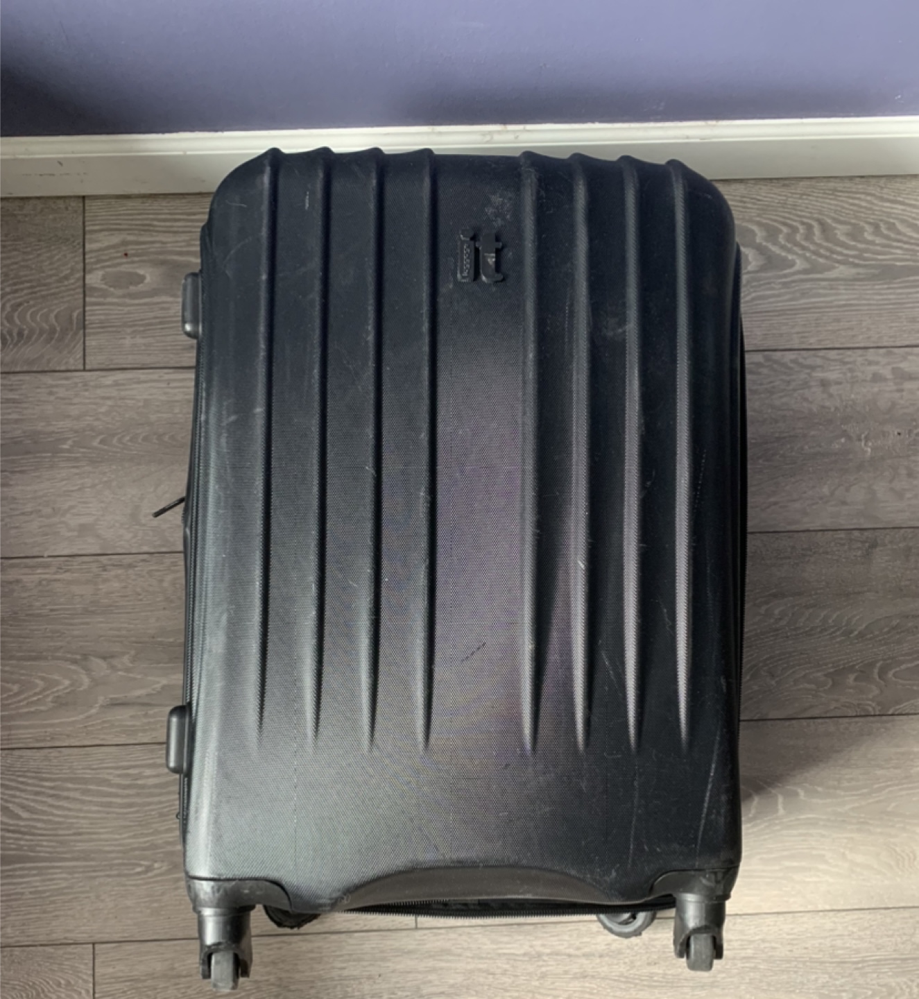 IT Luggage Black Suitcase - Medium - photo 2