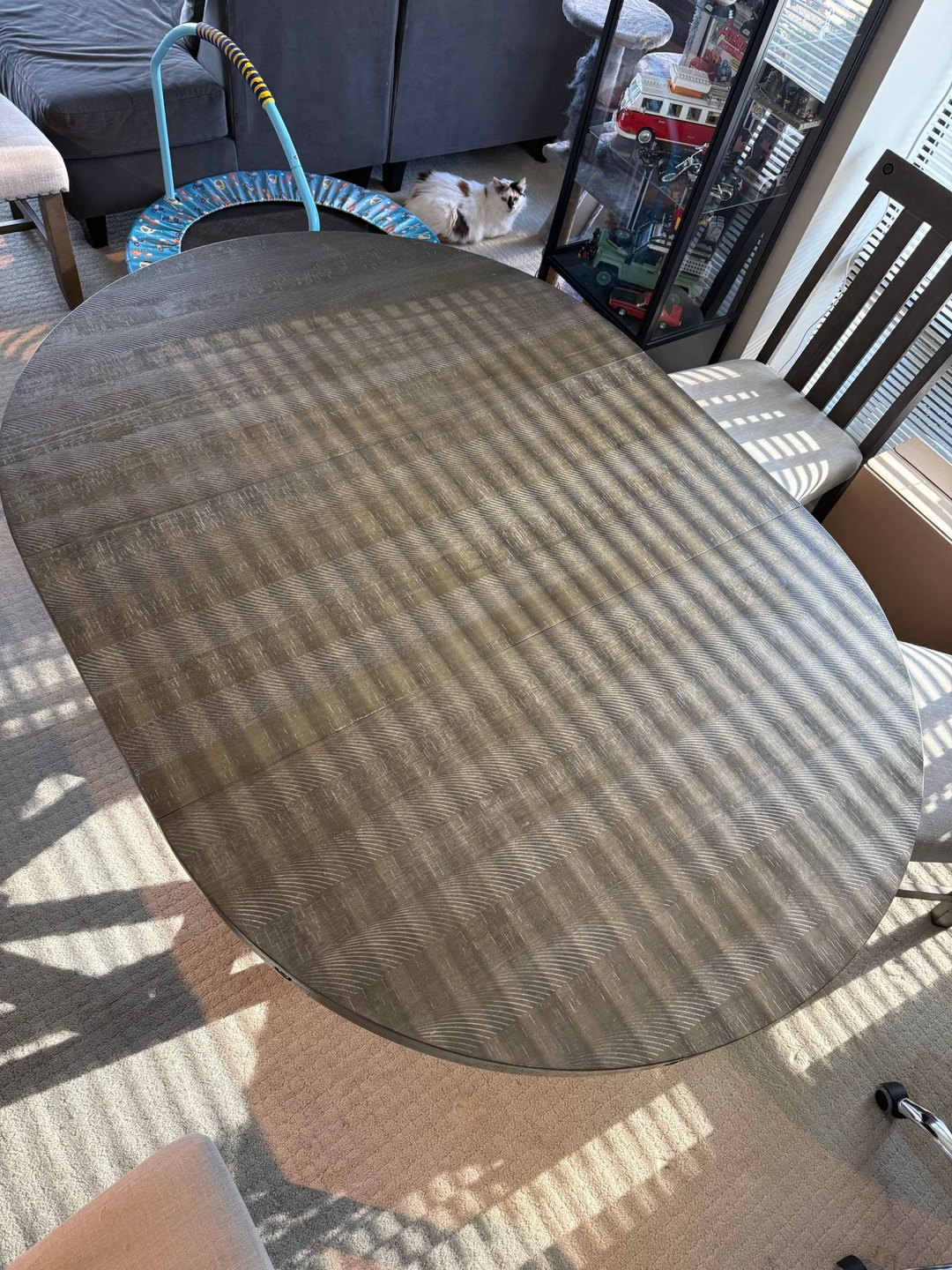 Round Extendable Dining Table - photo 2
