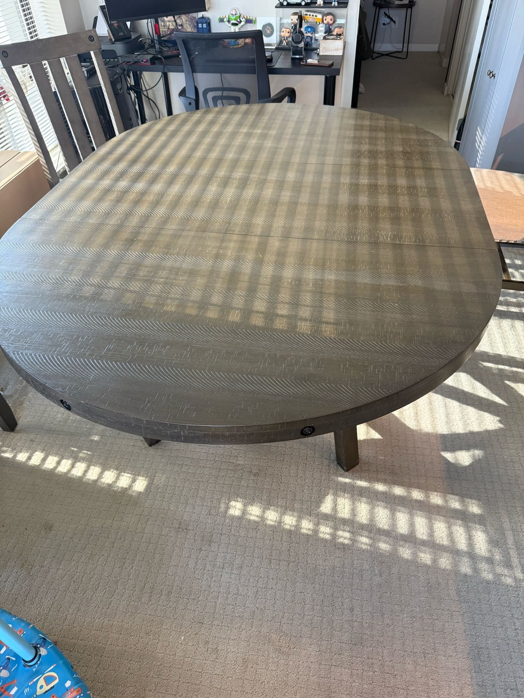 Round Extendable Dining Table