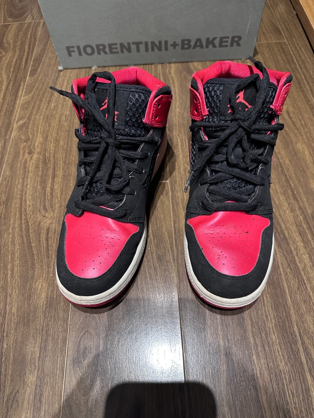 Air Jordan 1 Mid Girls' Shoes Size US 6Y thumbnail