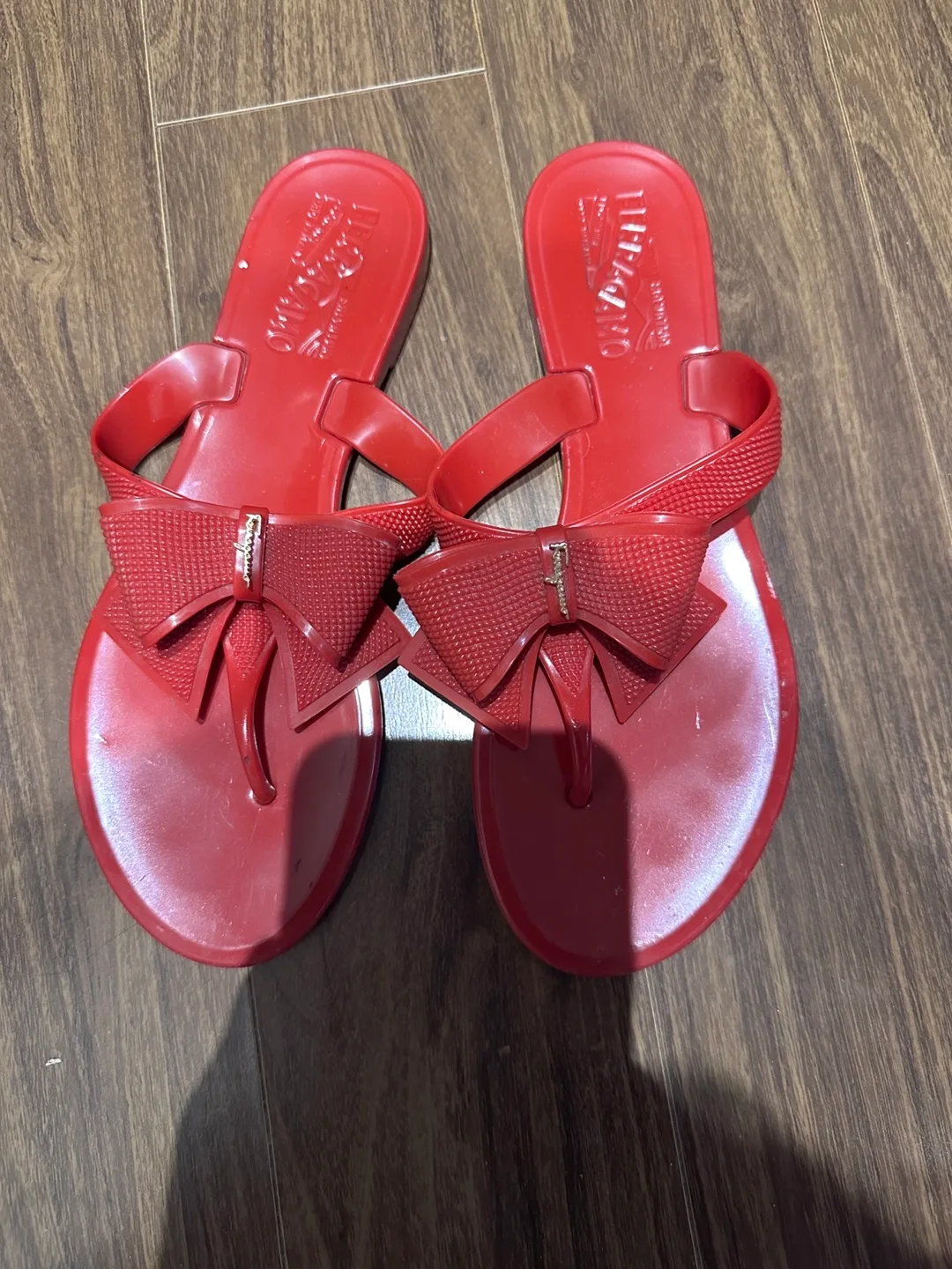 Salvatore Ferragamo Red Bow Thong Sandals thumbnail