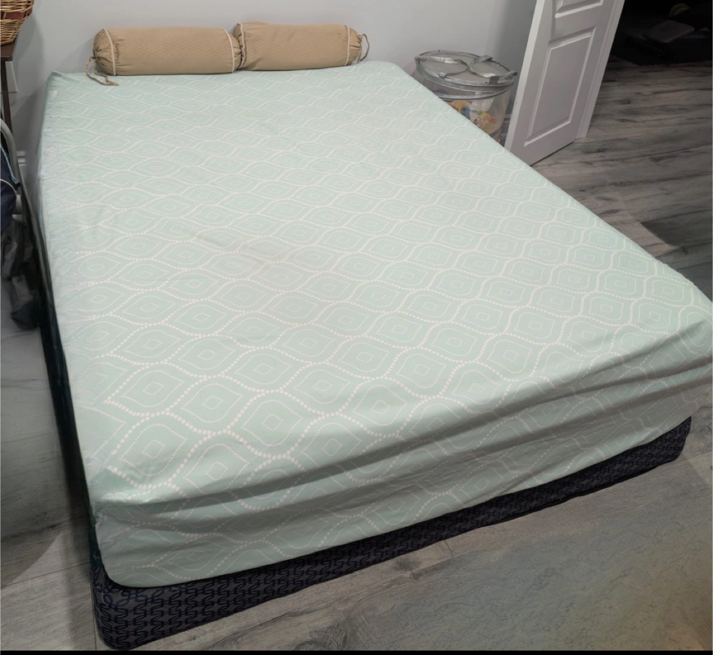 Serta Perfect Sleeper Mattress and Box - Queen - photo 3