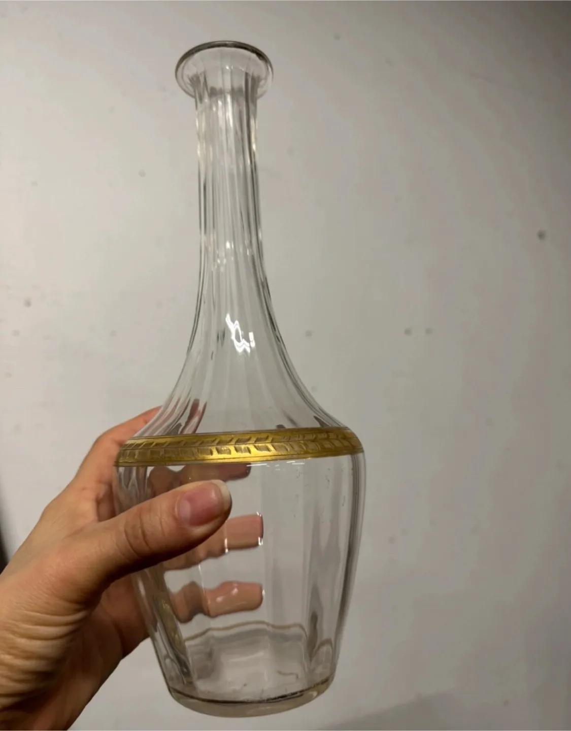 🏒Elegant Gold-Accented Glass Decanter thumbnail
