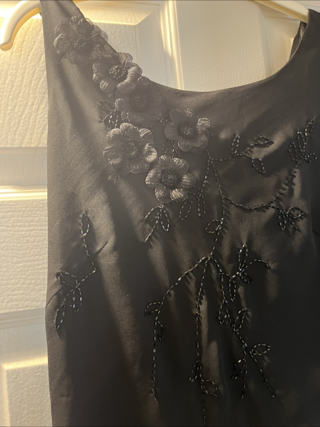 Elegant Black Cocktail Dress with Floral Embellishments - photo 4
