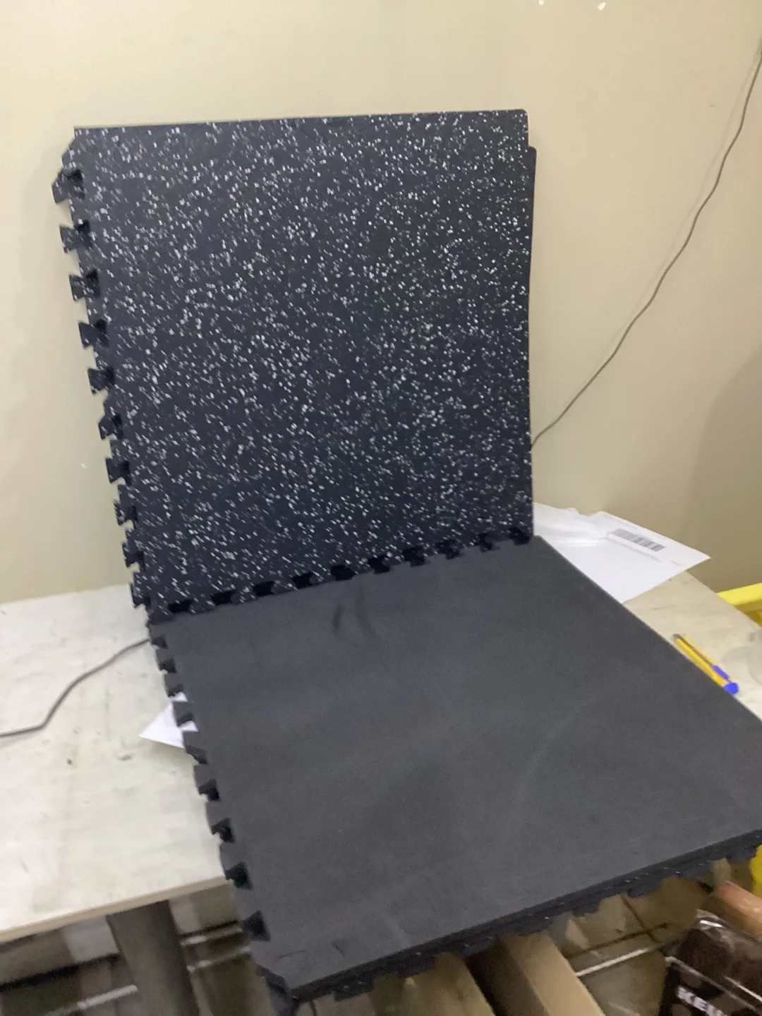 Interlocking Rubber Flooring Tiles thumbnail