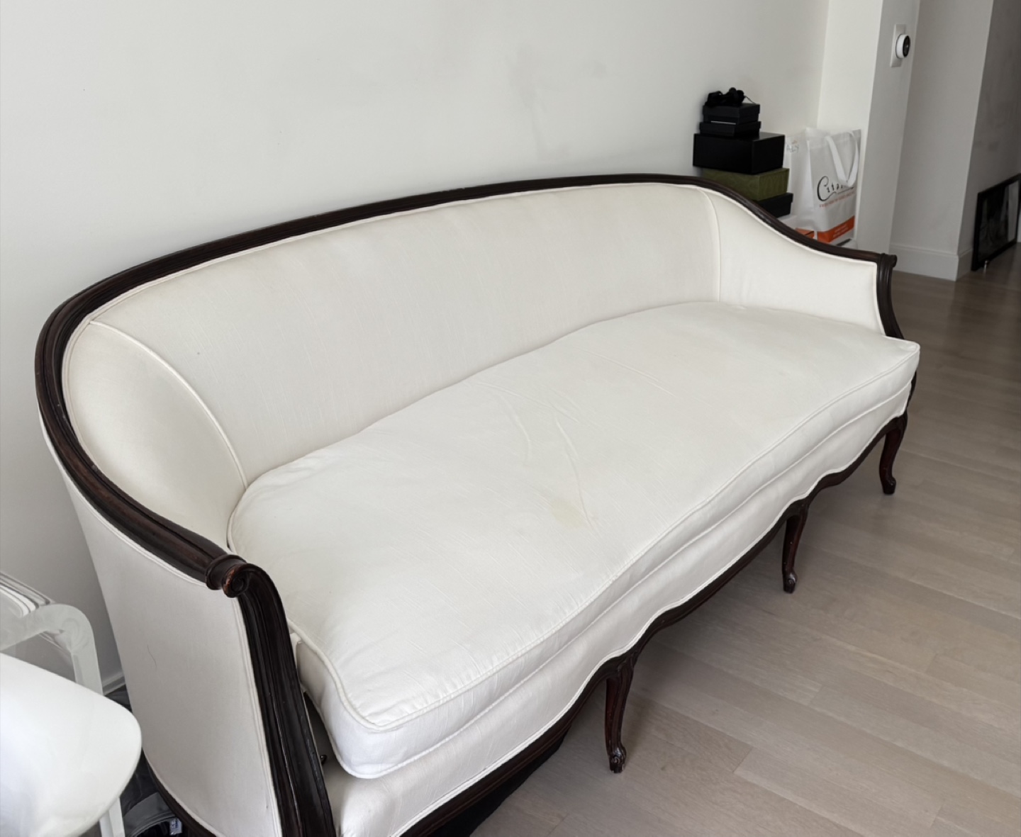 French Style White Sofa - photo 2