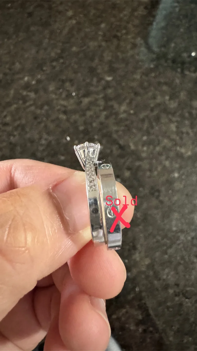 Woman fashion rings image indicator(2)