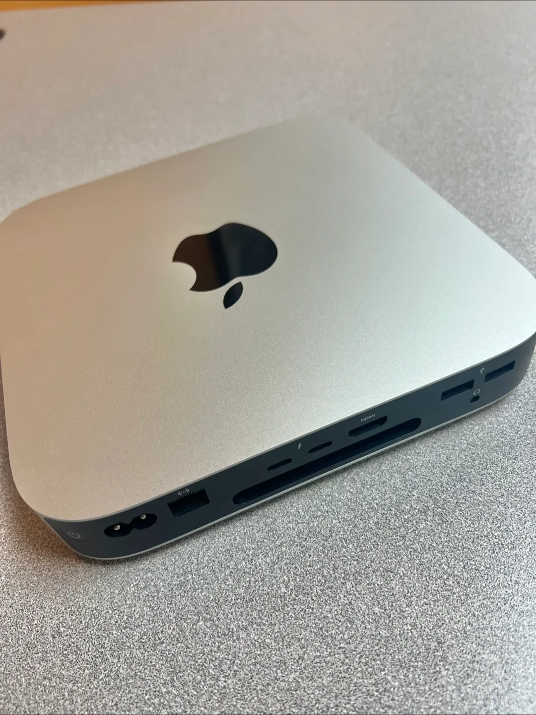 Apple Mac mini M2 - Space Grey 2023 image indicator(2)
