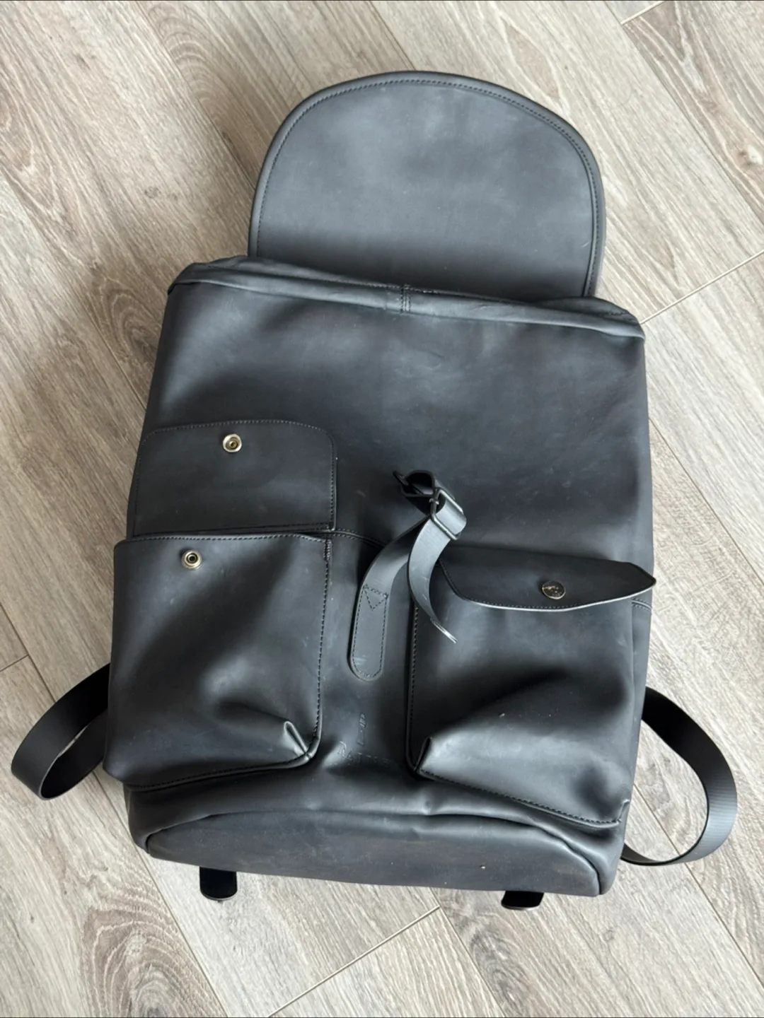 Black Rains Backpack image indicator(2)