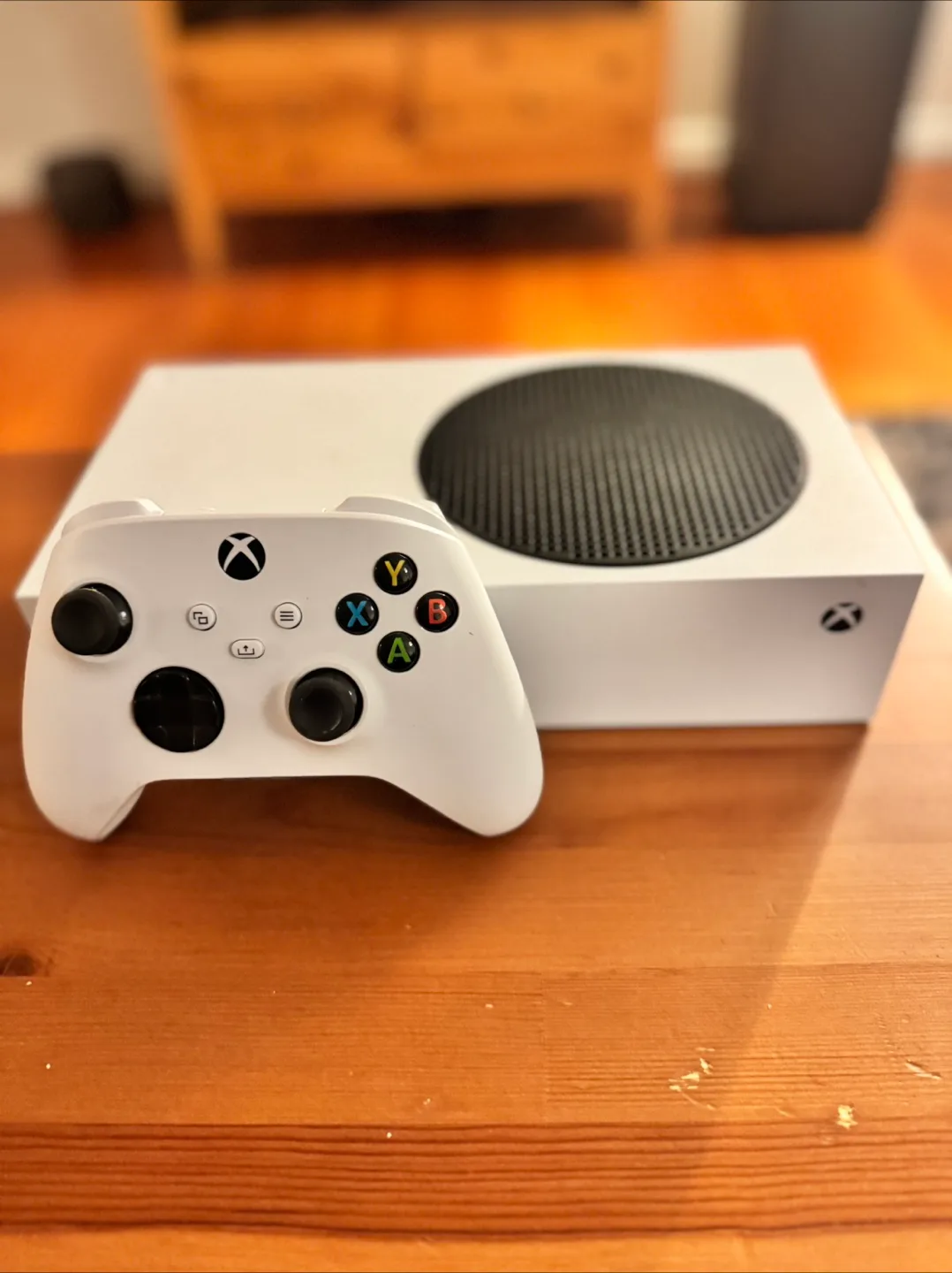 Xbox Series S Console with Controller (512gb) image indicator(2)