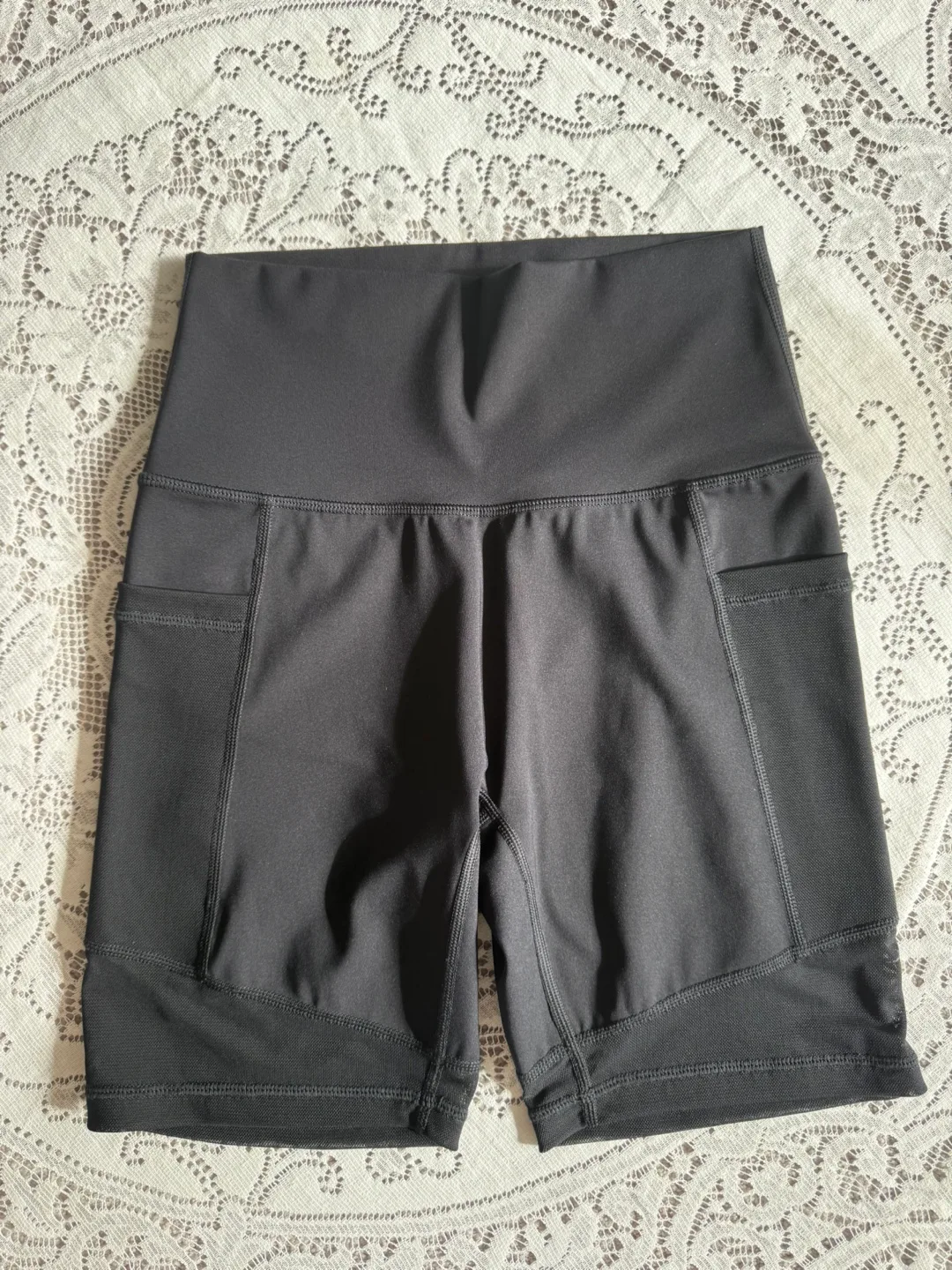 Aerie High-Waisted Women’s Shorts (Medium) image indicator(2)