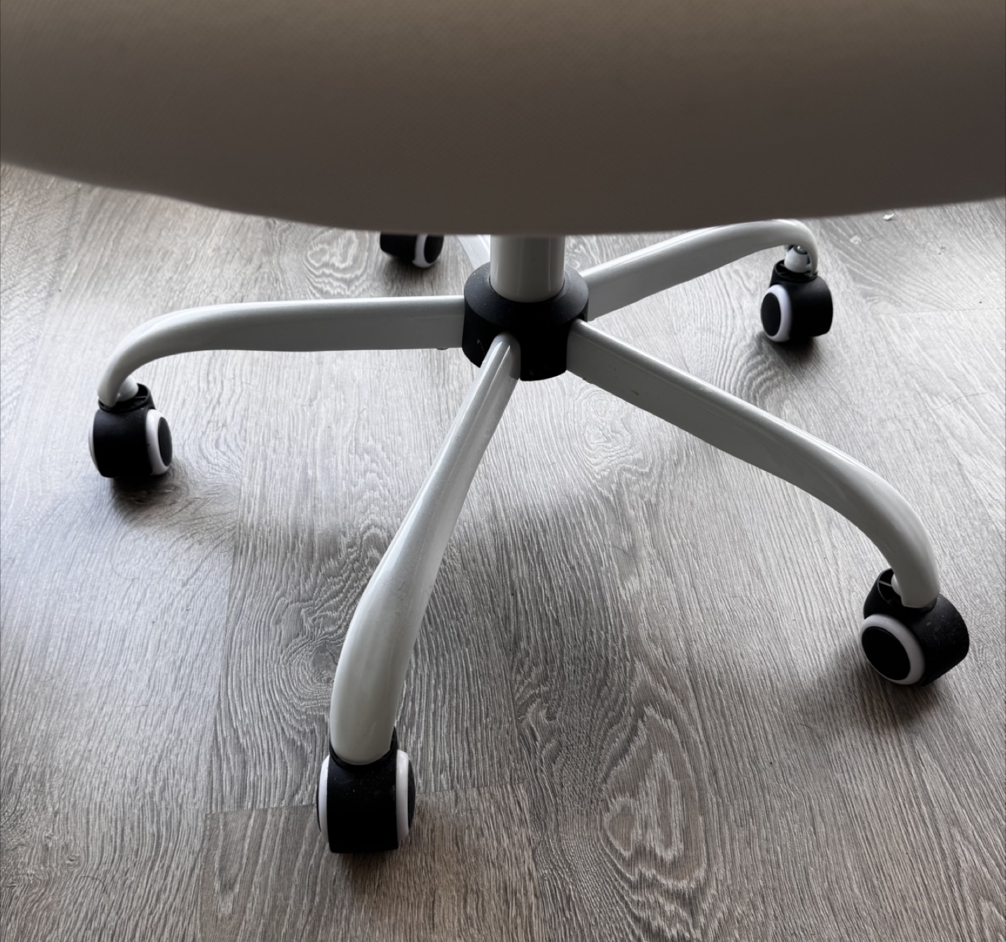 White Mimoglad Ergonomic Office Chair