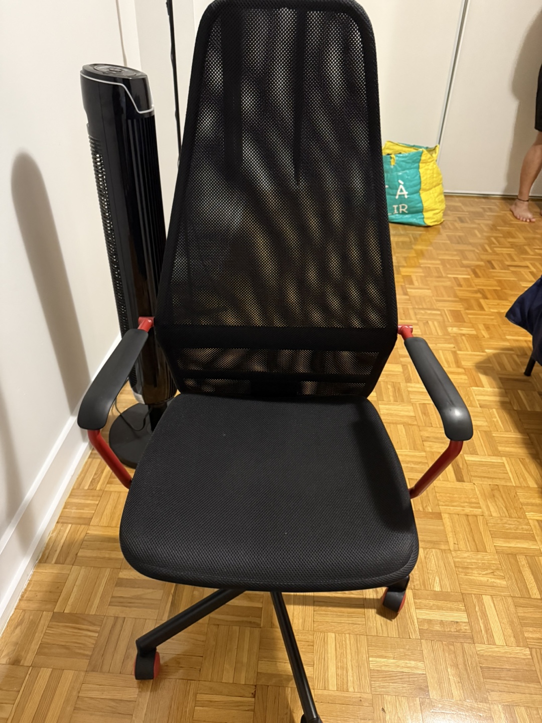 Ergonomic Mesh Office Chair - Black and Red - photo 3