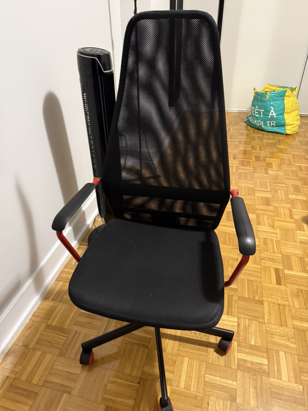 Ergonomic Mesh Office Chair - Black and Red - photo 2