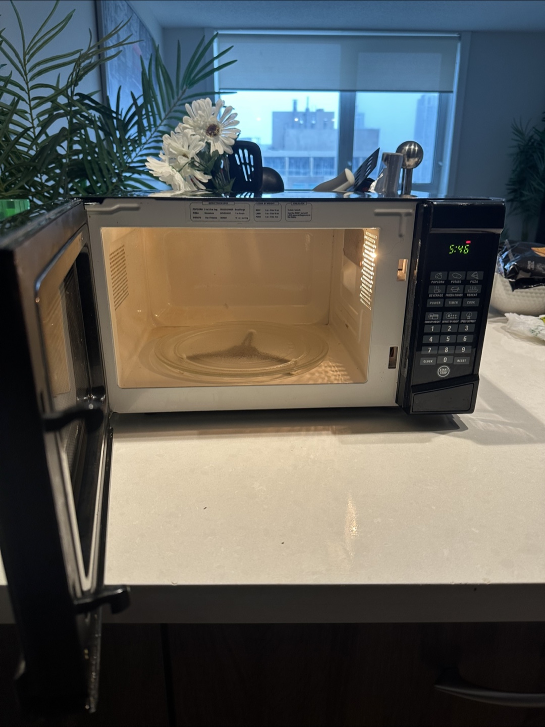 RCA Microwave Oven - 0.7 Cu. Ft. - photo 2