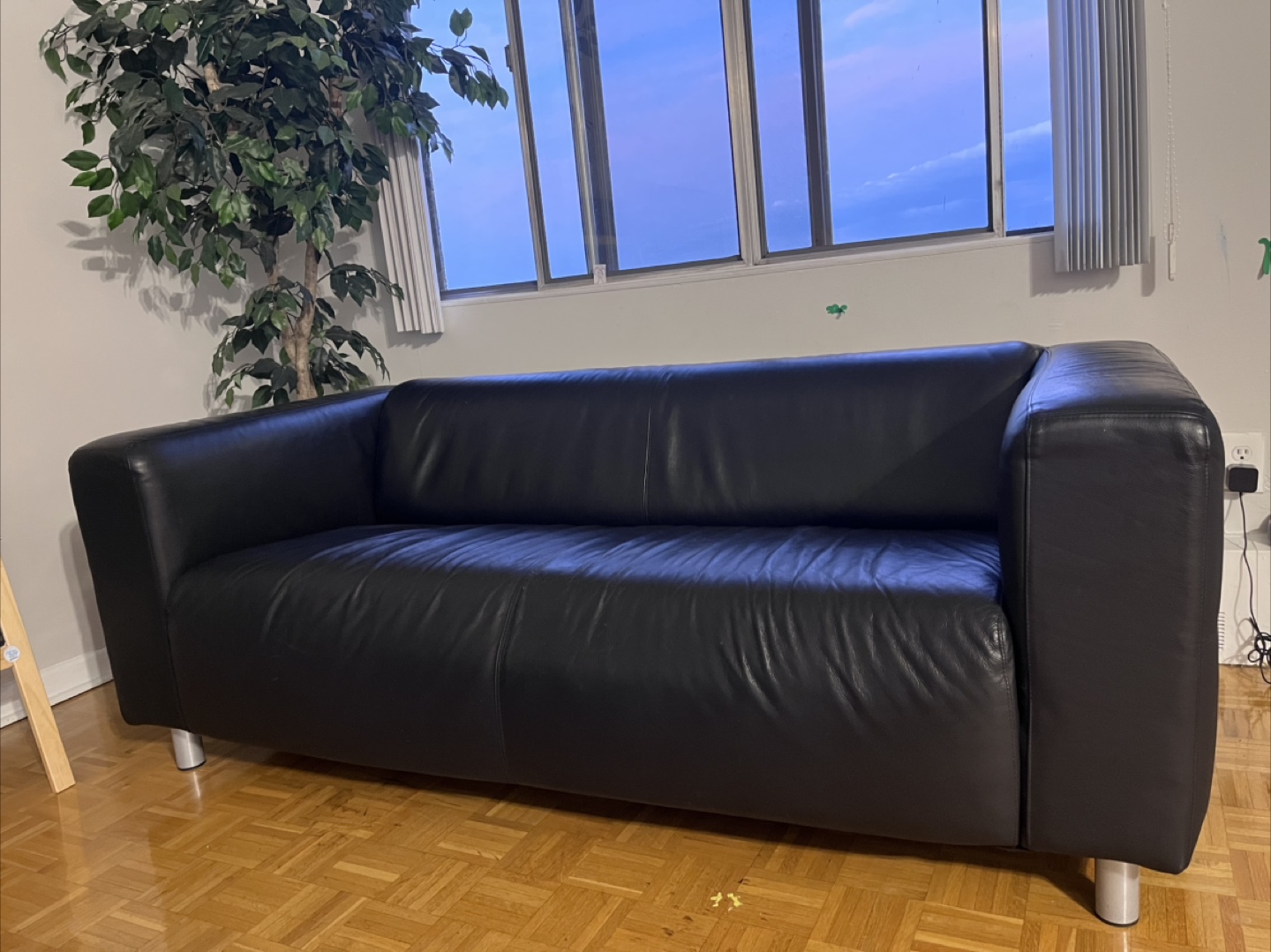 IKEA KLIPPAN Loveseat - Bomstad Black Leather - photo 2