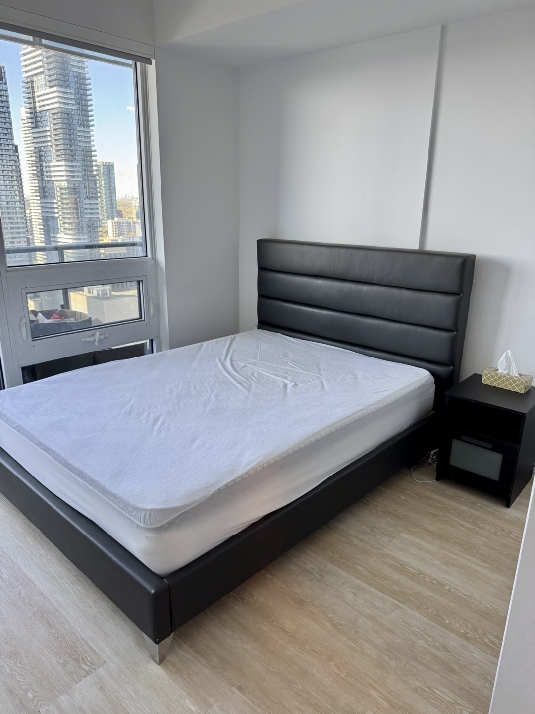 Queen bed + Mattress + Side table.