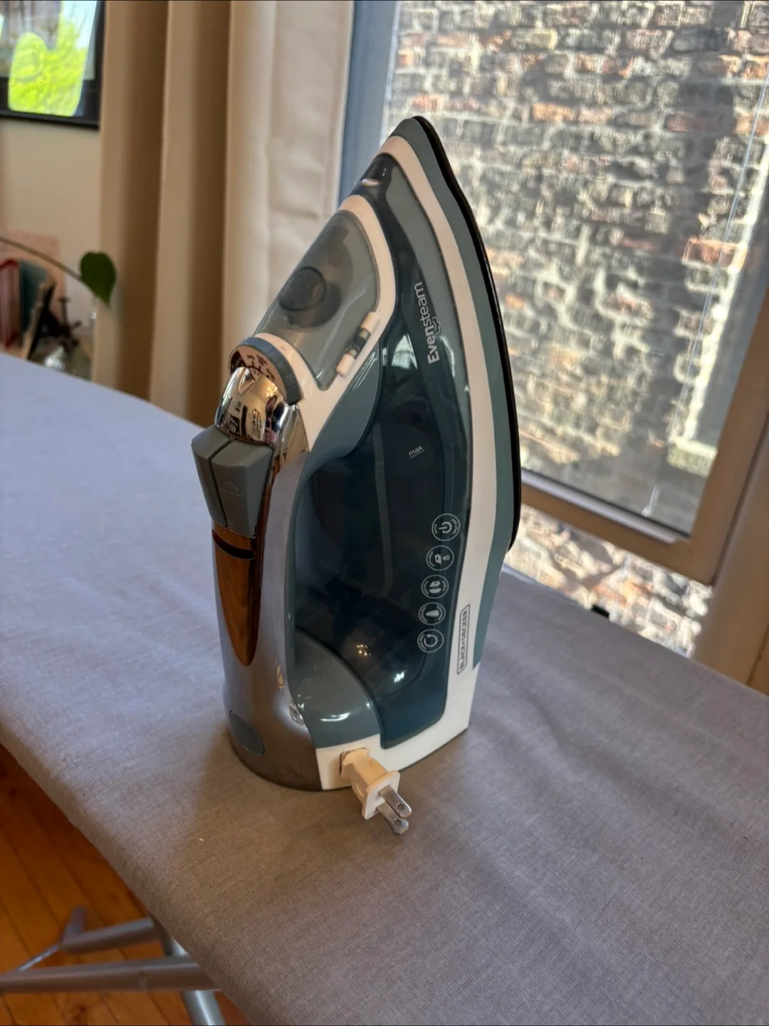 Iron + Ironing Board thumbnail