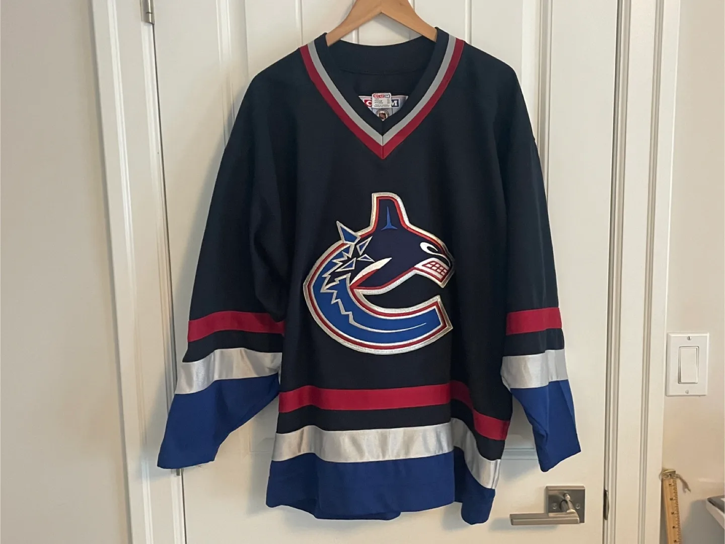 Authentic CCM Vancouver Canucks West Coast Jersey Size XL thumbnail