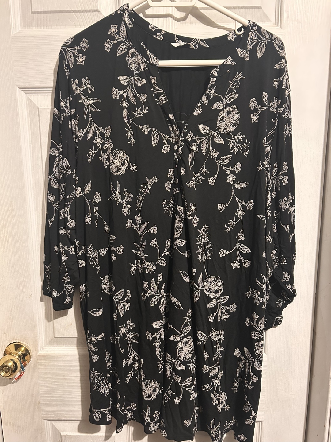 Women's Black and White Floral Blouse, Size 1X - photo 4