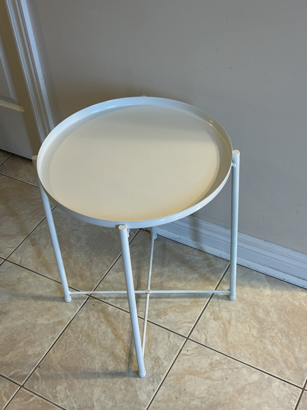 Small Round Side Table - White Metal Frame - photo 3