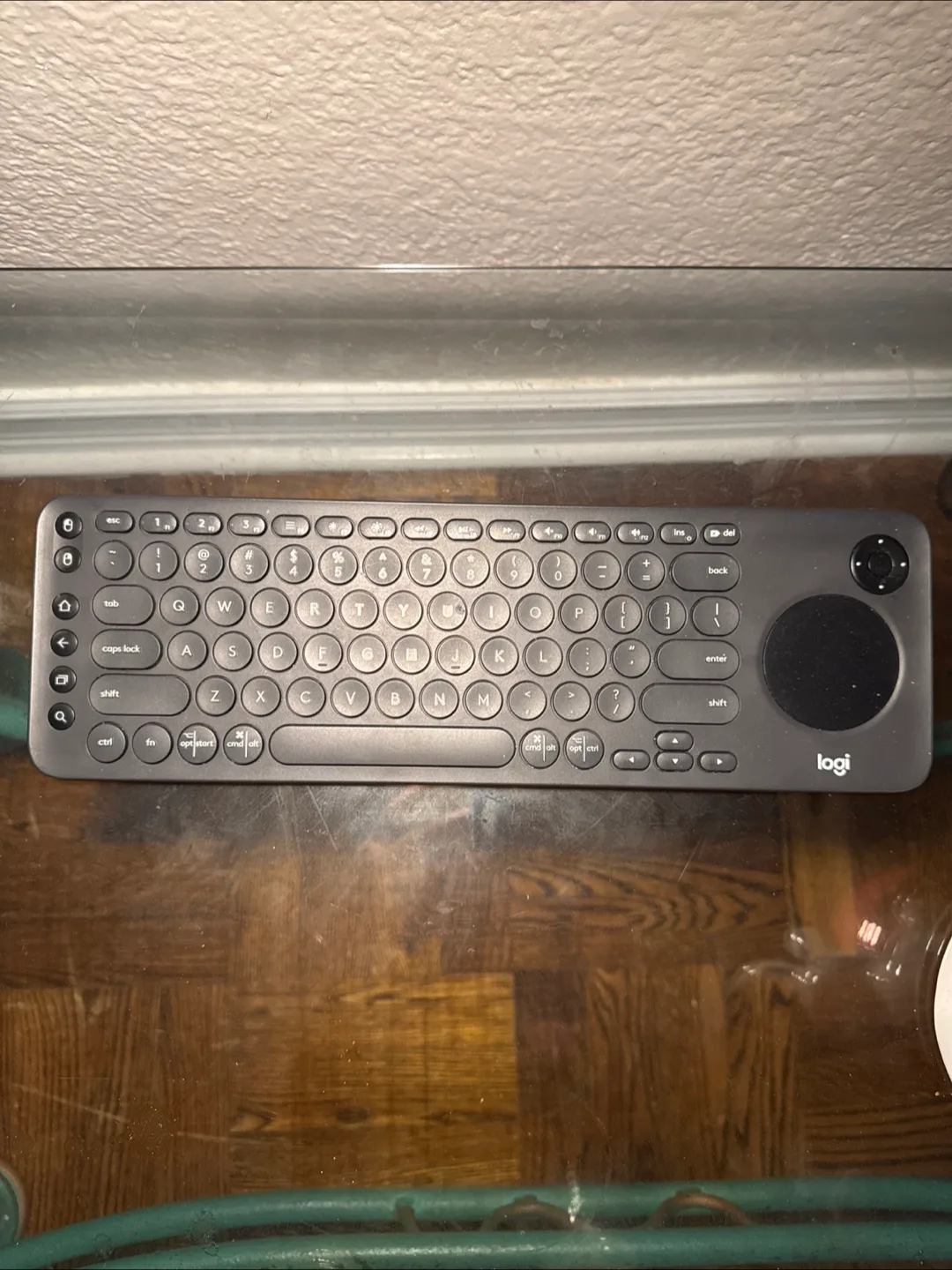 Logitech K380 Multi-Device Bluetooth Keyboard thumbnail