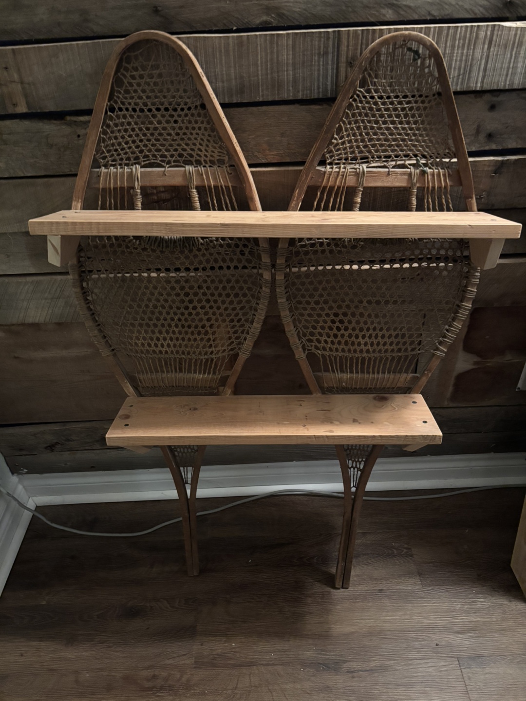 Rustic Snowshoe Shelf🏒