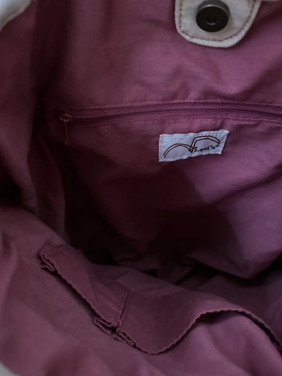 🏒 Levi's Tote Bag - Cream Canvas image indicator(2)