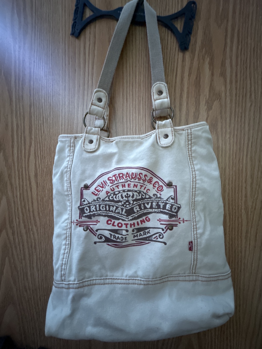🏒 Levi's Tote Bag - Cream Canvas