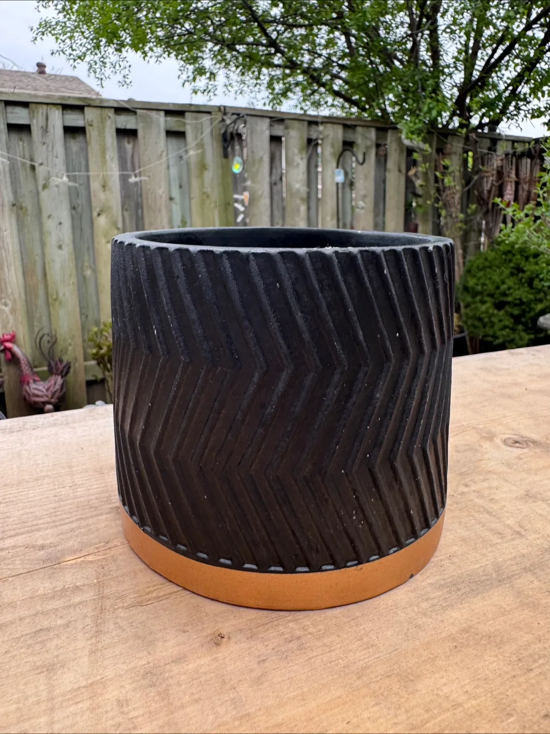 Flower Pot - Black Textured thumbnail