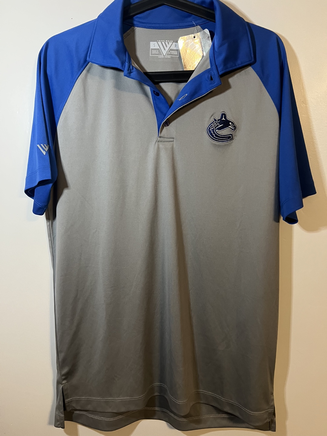 Vancouver Canucks Levelwear Men's Small Polo Shirt