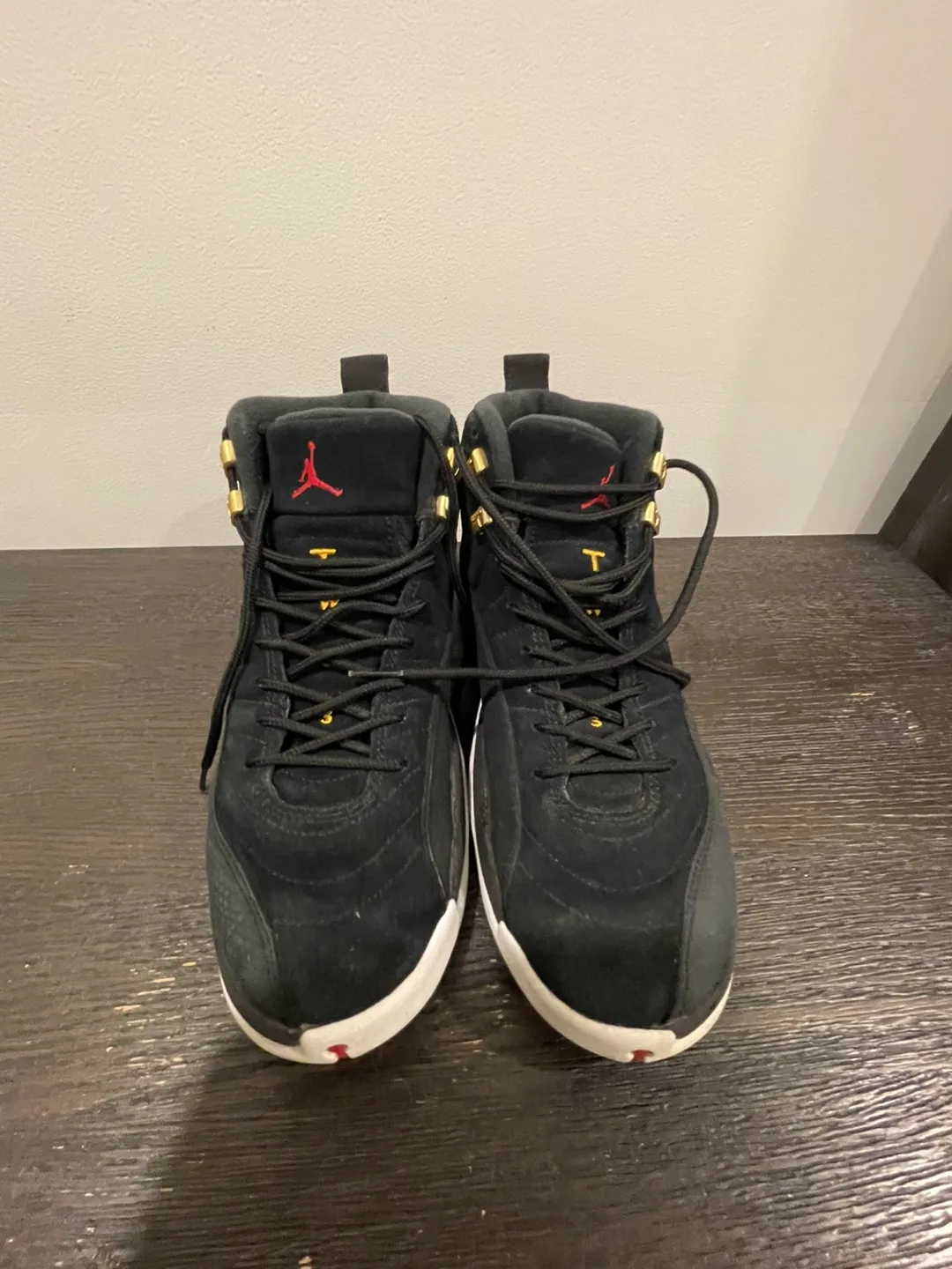 Air Jordan thumbnail
