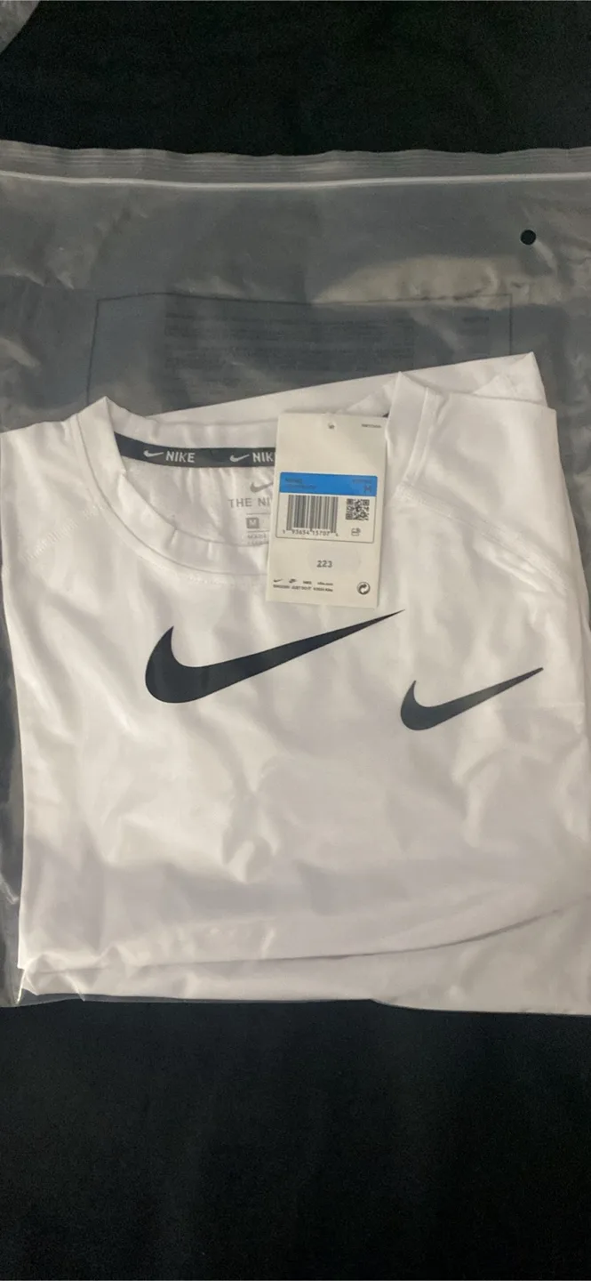 Nike Dri-FIT Training T-Shirt - Size M - White thumbnail