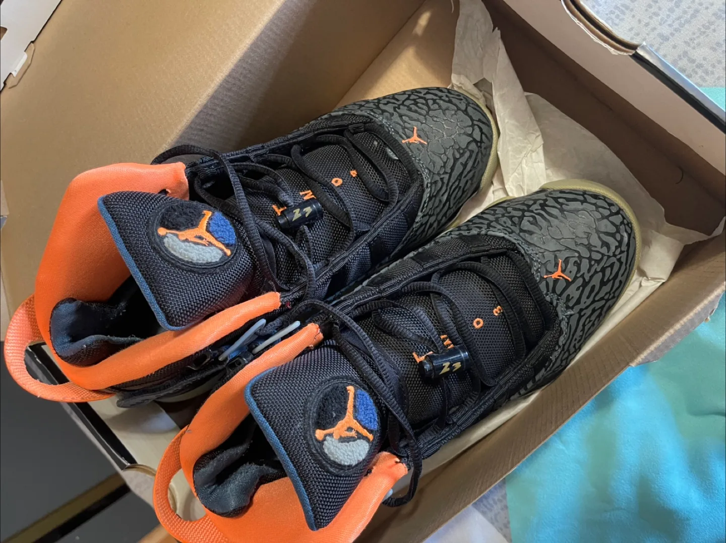 Air Jordan 6 Rings (GS) Size 9 - Black/Orange image indicator(3)