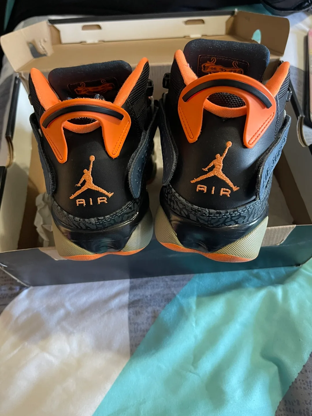 Air Jordan 6 Rings (GS) Size 9 - Black/Orange image indicator(2)