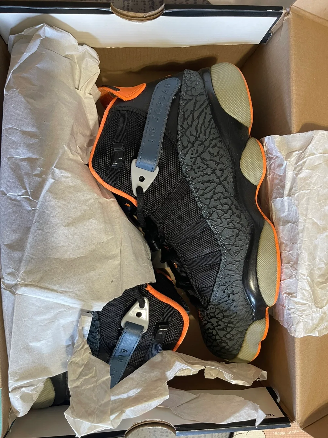 Air Jordan 6 Rings (GS) Size 9 - Black/Orange image indicator(7)