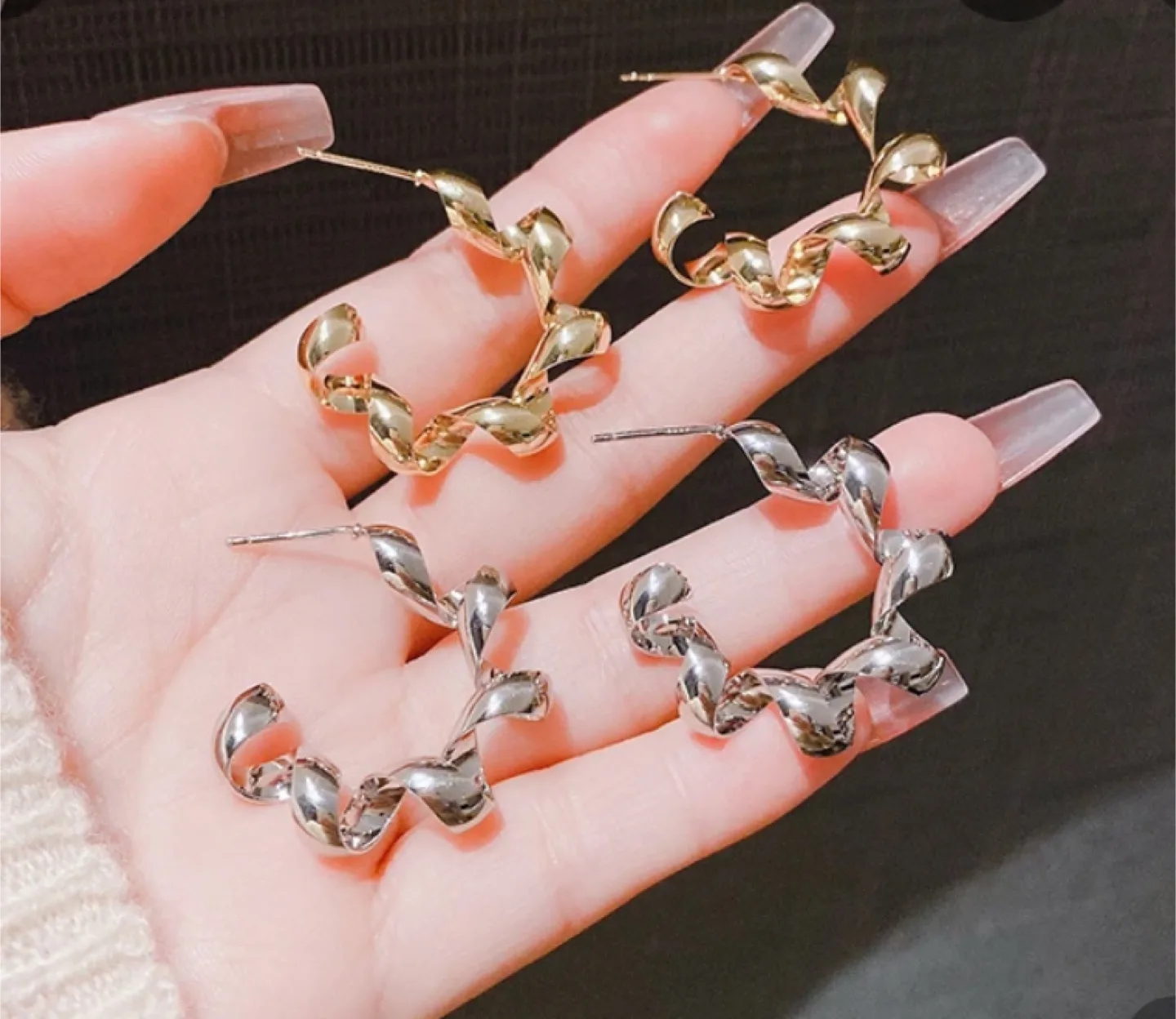 Brand new 3 pairs Star and Swirl Earrings Bundle image indicator(4)