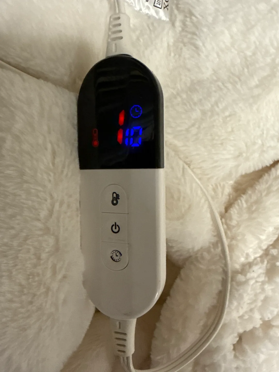 Electric Heated Sherpa Throw Blanket image indicator(4)