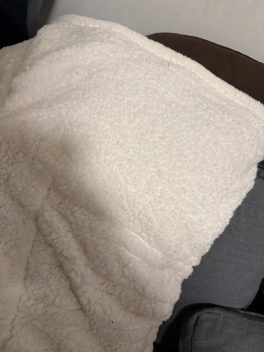 Electric Heated Sherpa Throw Blanket image indicator(2)