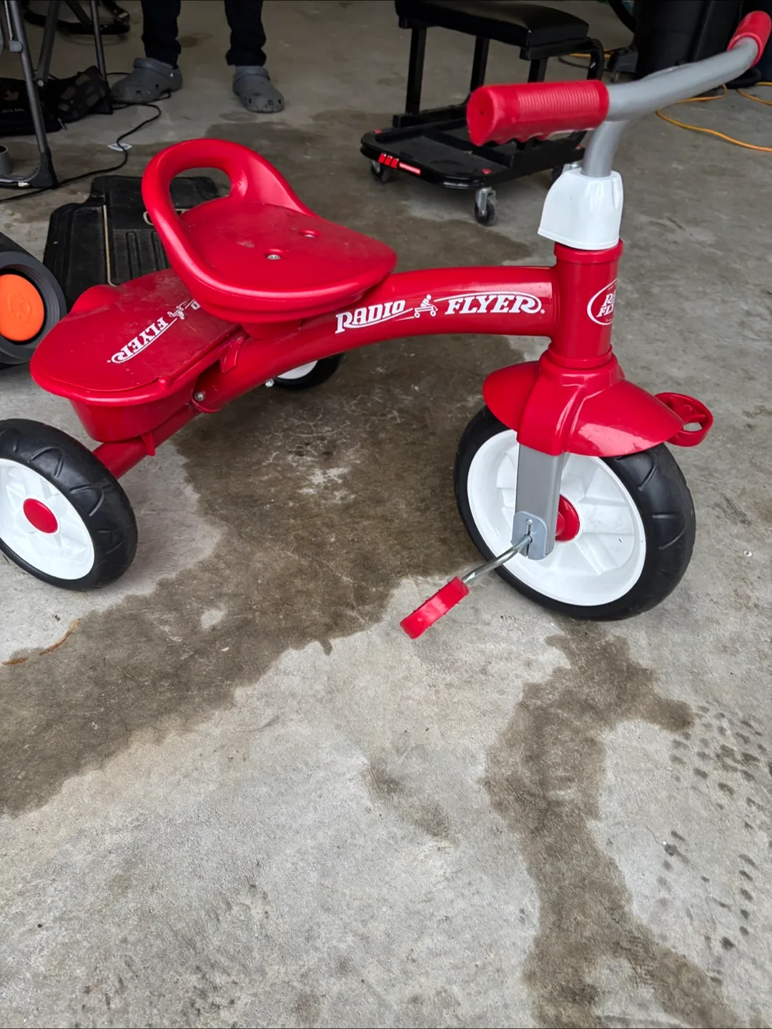 Radio Flyer Red Rider Trike image indicator(2)
