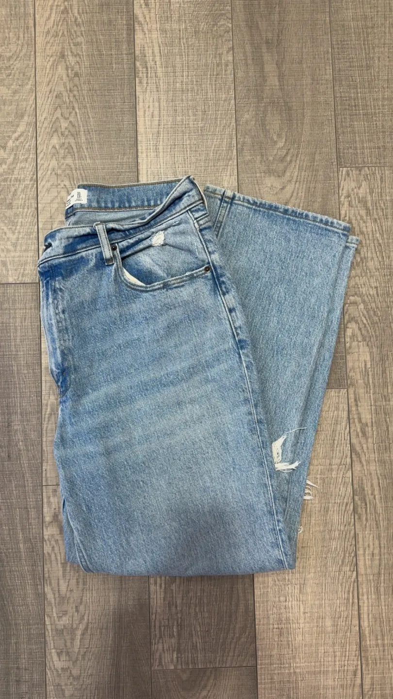 Abercrombie & Fitch 90s Straight Ultra High Rise Jeans image indicator(3)