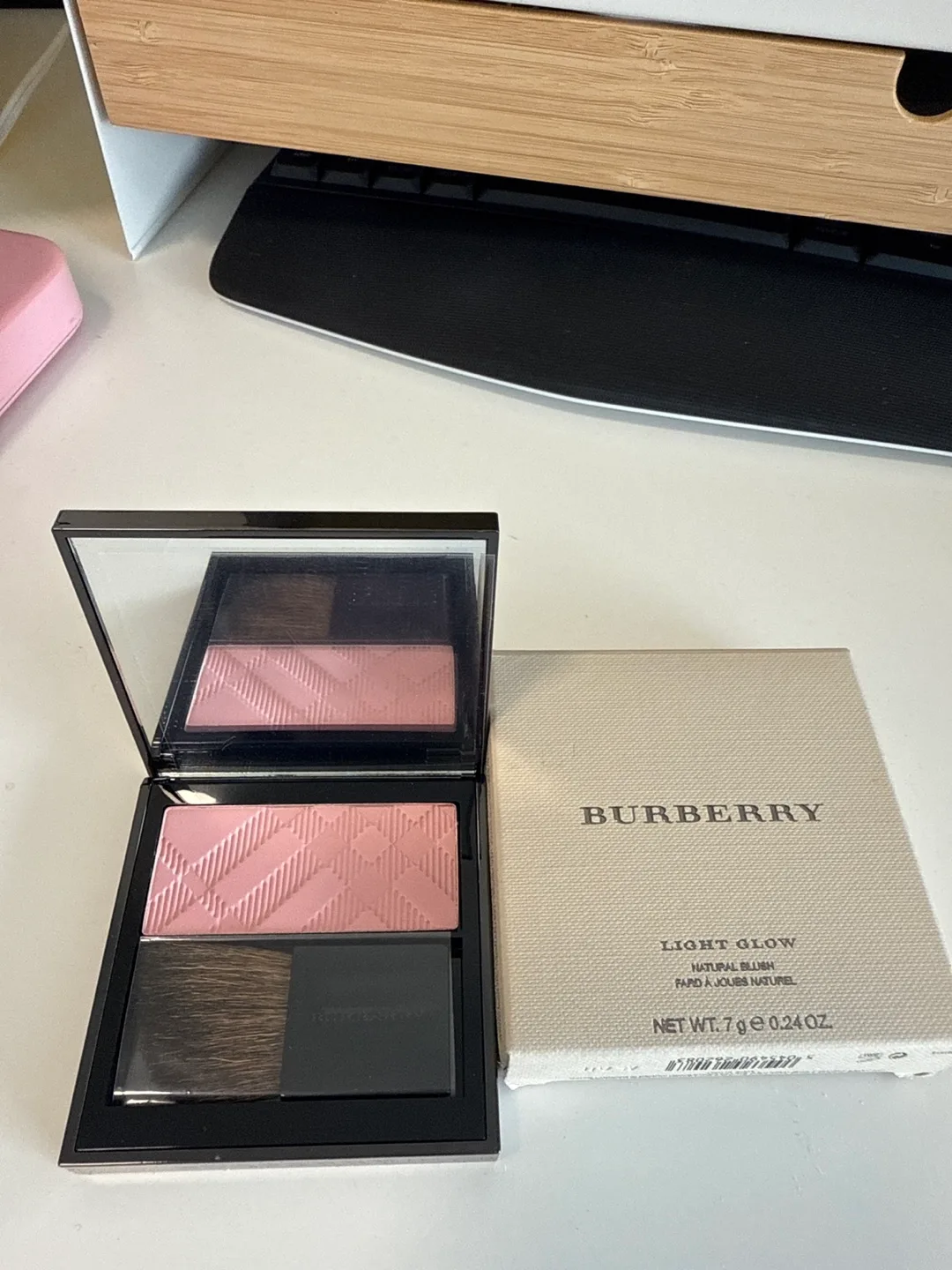 Burberry Light Glow Natural Blush - Misty Blush No.08 thumbnail